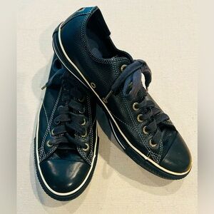 Converse Black Leather All-Star’s Men’s Sz 9 Women Sz 11 Very good Condition